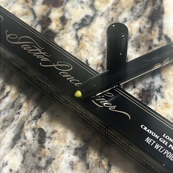 💕🌙KVD Radium Green Tattoo Pencil Liner - Picture 9 of 12